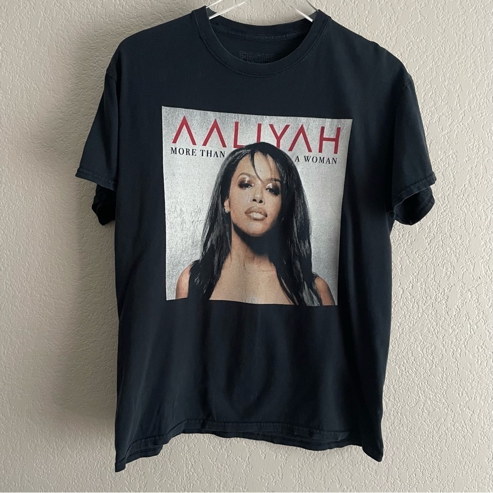 FRCHS Aaliyah More Than A Woman Graphic Tee M Black